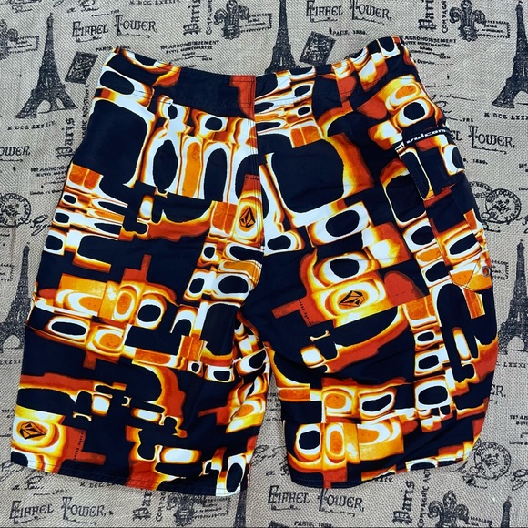 Volcom Mod Tech Black/Orange Distraction Print Short Size 32 - Picture 9 of 13